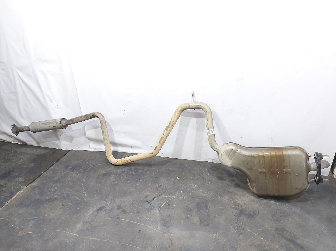 Malibu Вихлопна труба ззаду Chevrolet Malibu 2016-2021 84251079 Chevrolet Malibu 6