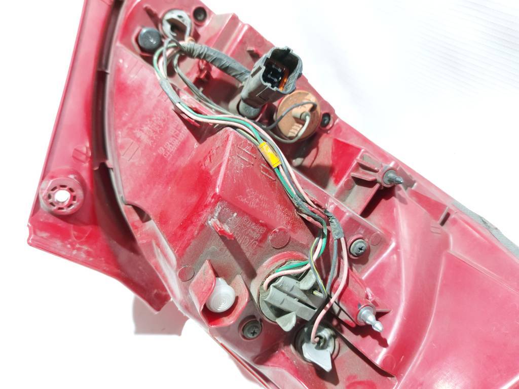 Veloster Ліхтар задній правий Hyundai Veloster 2012-2017 924022V000 Hyundai Veloster 8 Veloster Ліхтар задній правий Hyundai Veloster 2012-2017 924022V000 Hyundai Veloster 8