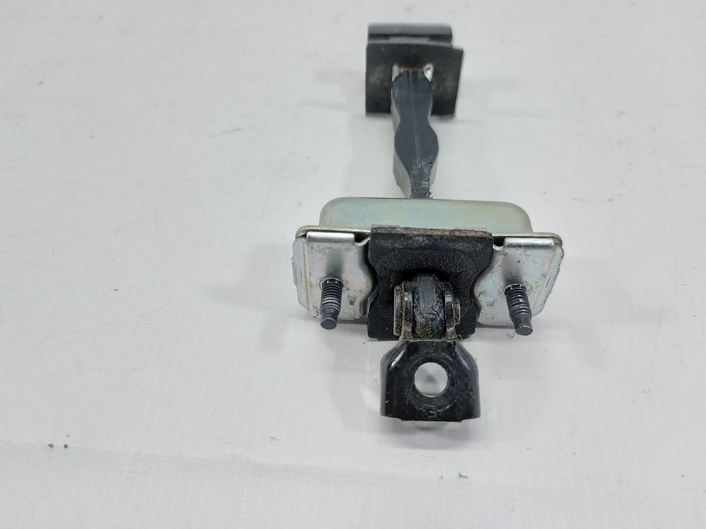 Ats Ограничитель двери задней левой Cadillac ATS 2014 84910632 Cadillac ATS 3