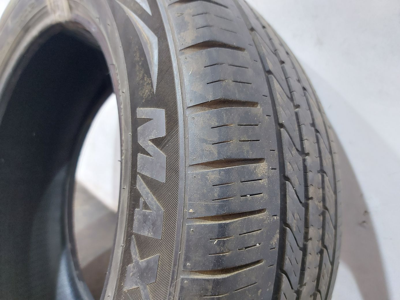 Всесезонные шины Гума MAXTOUR LX GT 225/55 R17 4 Всесезонные шины Гума MAXTOUR LX GT 225/55 R17 4