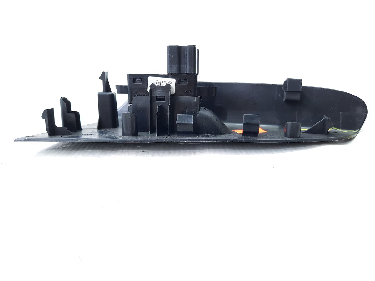 Sentra Кнопка склопідйомника двері задньої лівої Nissan Sentra 2013-2019 829613SG0B Nissan Sentra 3