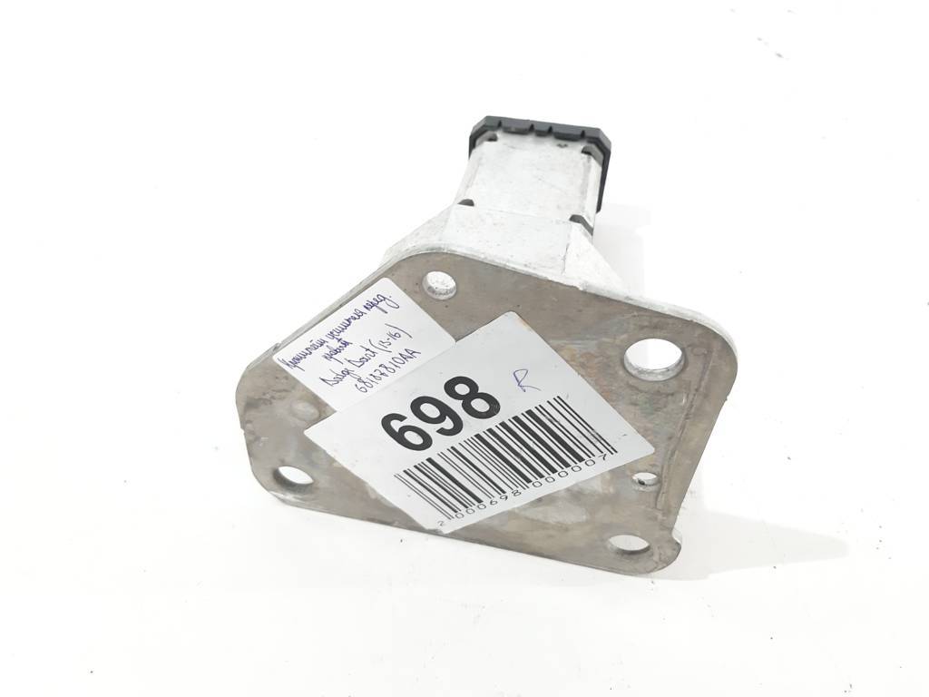 Dart Кронштейн усилителя переднего правый Dodge Dart 2013-2019 68187810AA Dodge Dart 11
