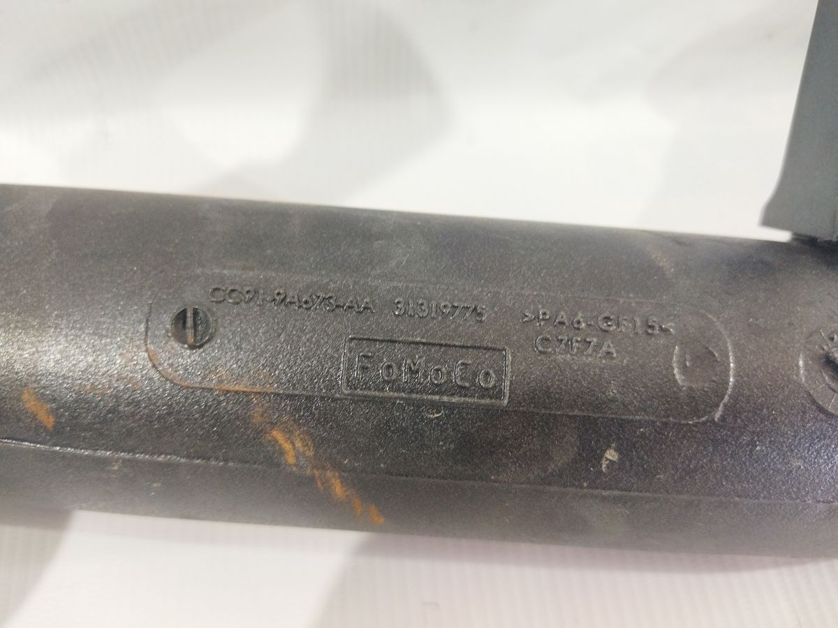 S60 Патрубок повітряного фільтра Volvo S60 2013-2016 31319775 Volvo S60 4