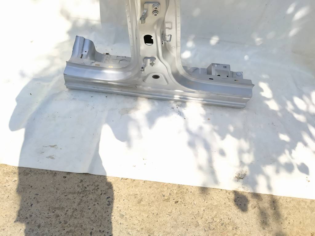 Dart. Стійка центральна двері правої Dodge Dart 2013-2019 68081186AD Dodge Dart