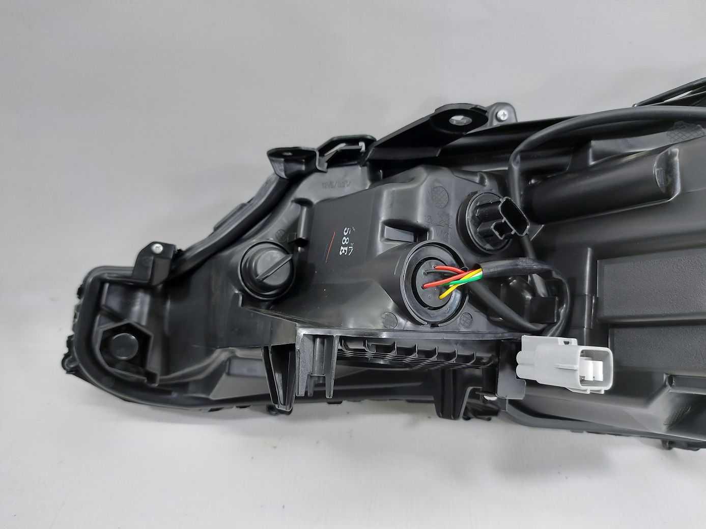 Фари головного світла Фара передня права Toyota Camry 2017-2020 8111006C40 Toyota Camry 7