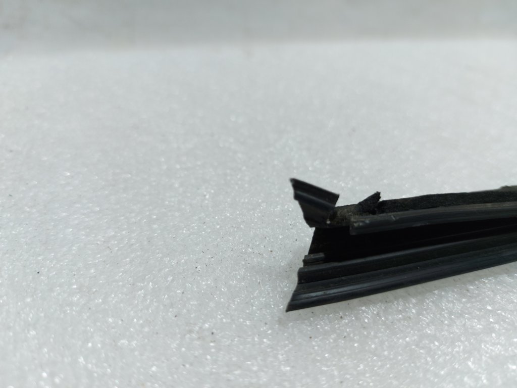 Cooper countryman Молдинг наружный (уплотнитель стекла) двери передней правой Mini Cooper Countryman 2011-2016 51339810468 Mini Cooper Countryman 5