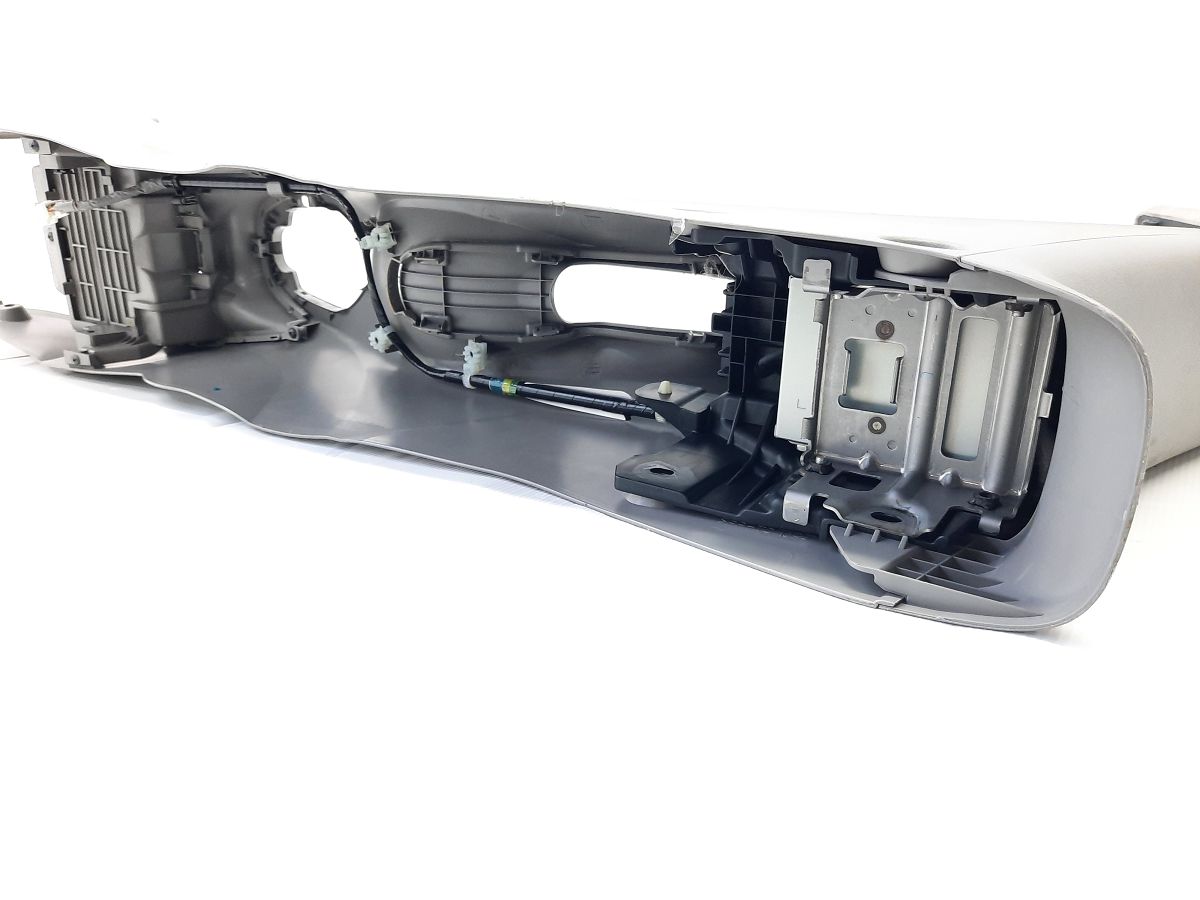 Insight Консоль центральна Honda Insight 2010-2011 83450TM8A12ZB Honda Insight 11