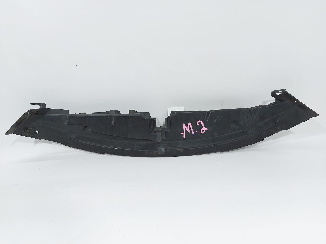 Fiesta sedan Дефлектор радіатора верхній Ford Fiesta sedan 2014-2019 D2BZ58001A04A Ford Fiesta sedan 5