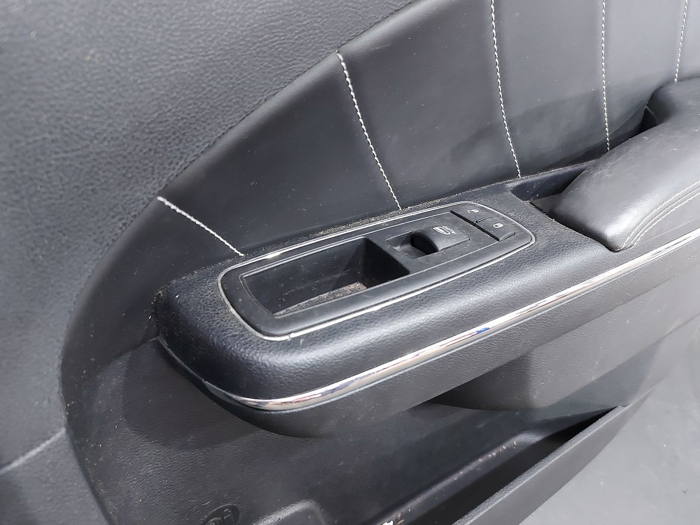 Charger Двері передні права в зборі Dodge Charger 2011-2014 68089370AD Dodge Charger 11