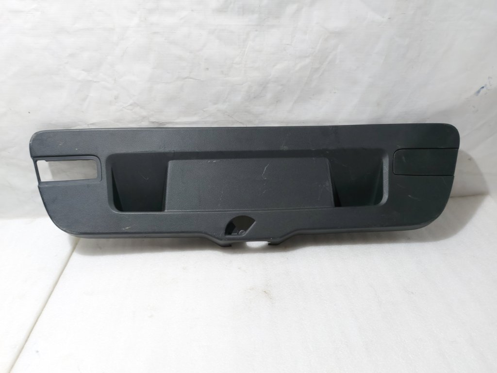 Jetta. Обшивка кришки багажника Volkswagen Jetta 2011-2018 5C68676059B9 Volkswagen Jetta