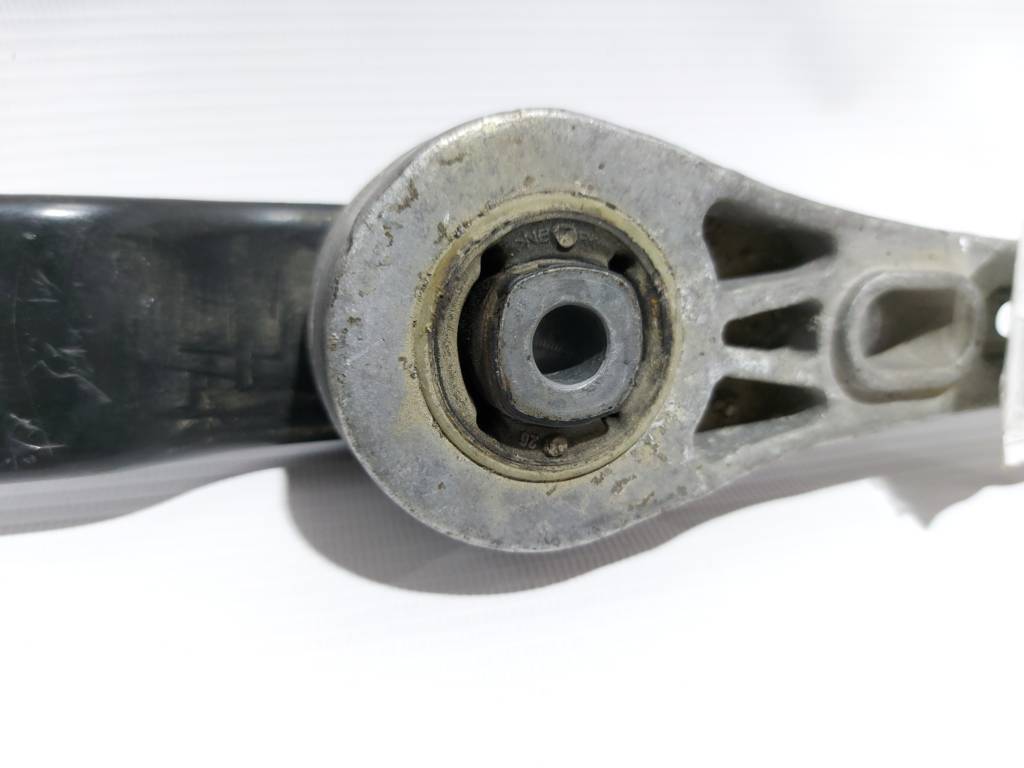 Passat Подушка двигуна нижня Volkswagen Passat 2007-2018 1K0199855BC Volkswagen Passat 2