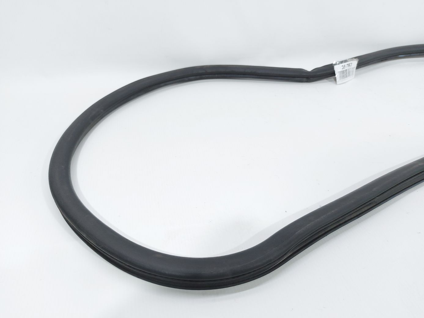 Dart Ущільнювальна гумка отвору дверей задньої лівої/правої Dodge Dart 2013-2019 68085078AF Dodge Dart 13