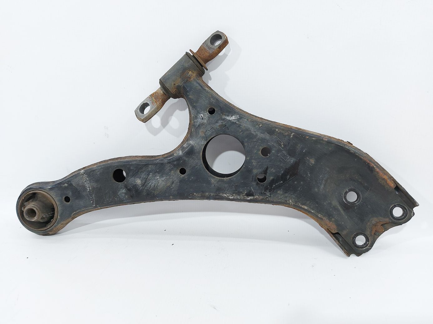 Sienna Важіль передньої підвіски нижній лівий Toyota Sienna 2011-2020 4806908040 Toyota Sienna 3