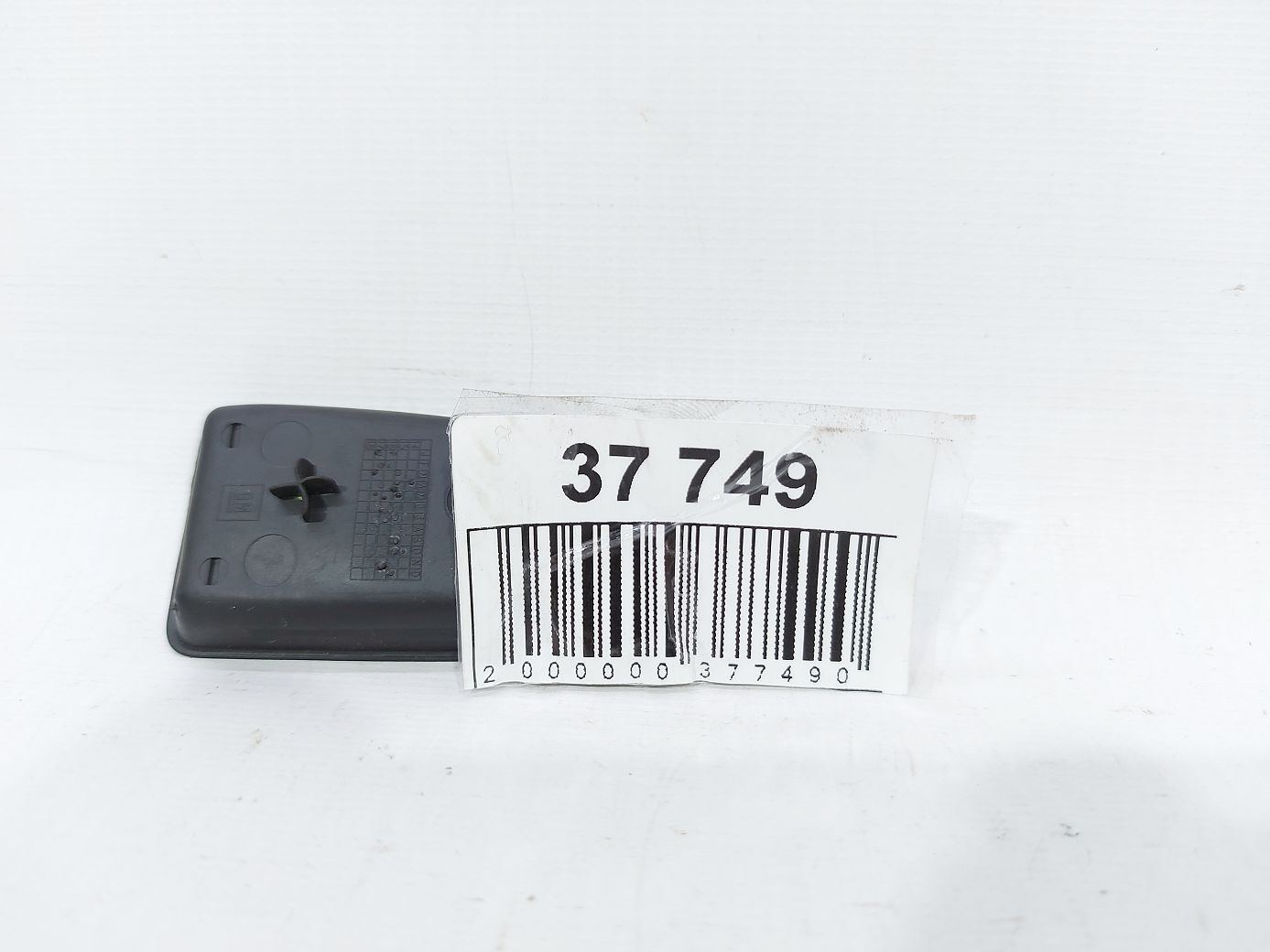 Malibu Накладка в панель склопідйомника двері задньої лівої Chevrolet Malibu 2016-2021 23451124 Chevrolet Malibu 4