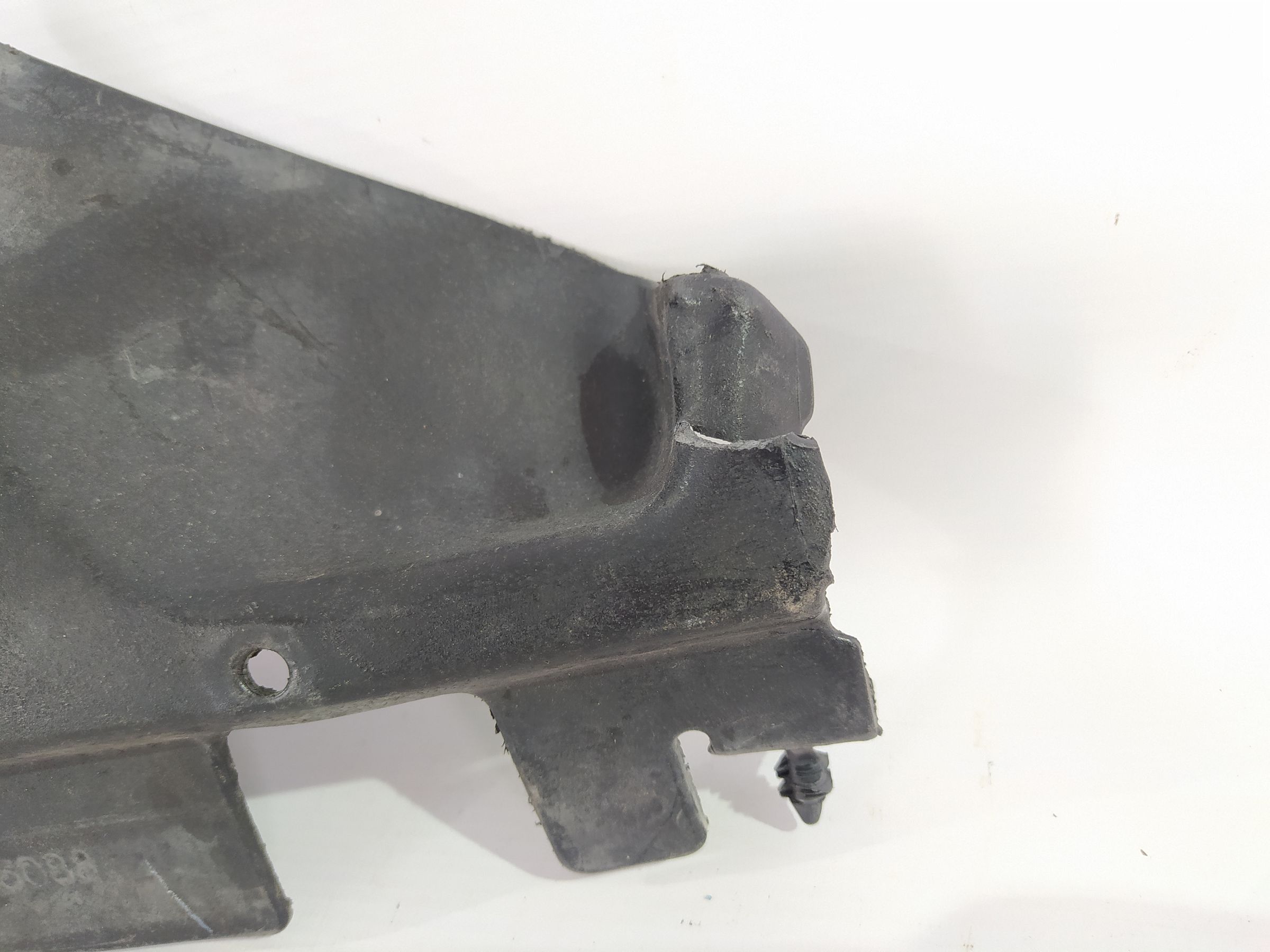 Volt Пыльник радиатора правый Chevrolet Volt 2011-2015 22870271 Chevrolet Volt 6 Volt Пыльник радиатора правый Chevrolet Volt 2011-2015 22870271 Chevrolet Volt 6