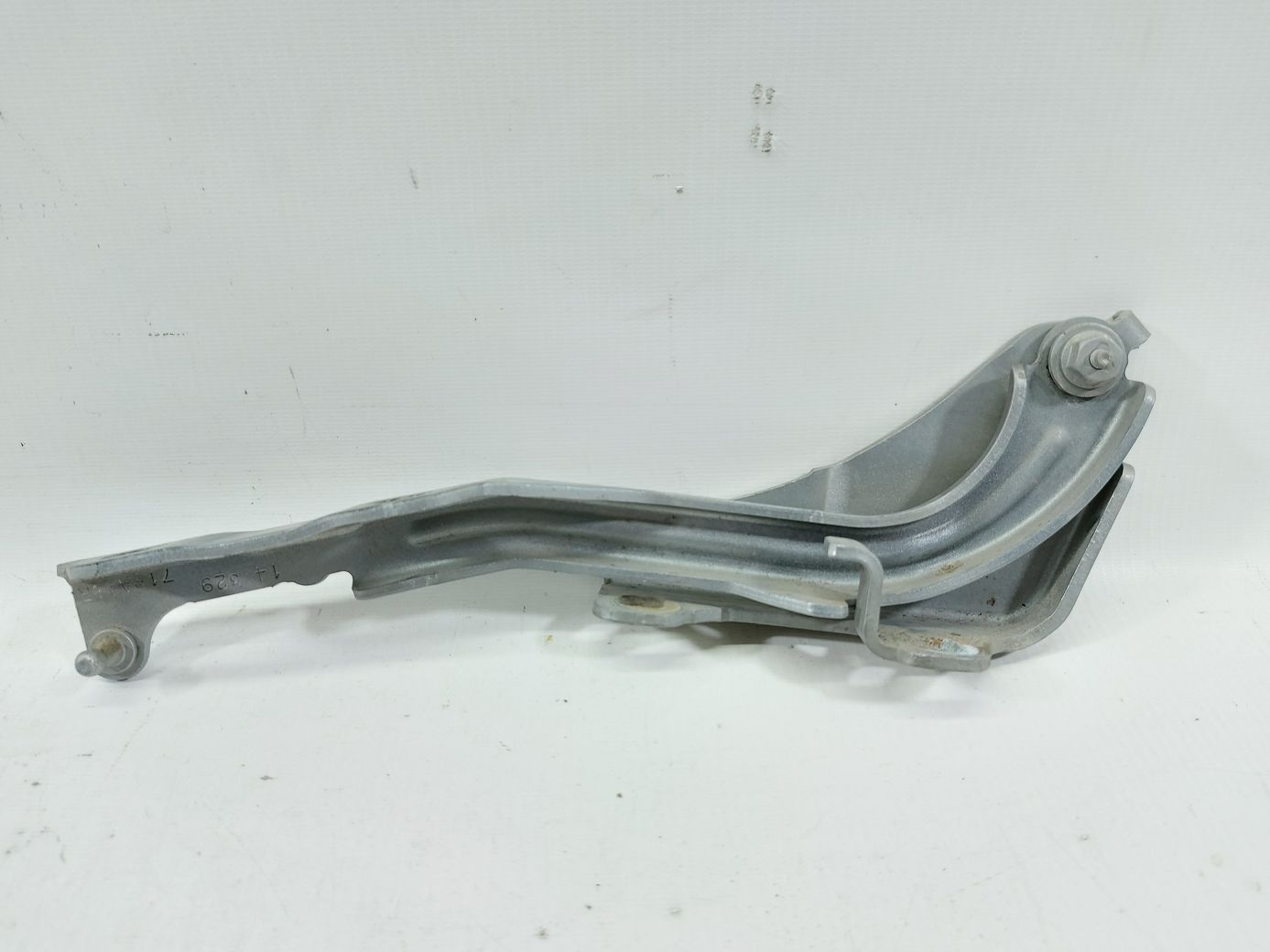 200 limited Петля капота права Chrysler 200 Limited 2015-2017 68143718AA Chrysler 200 Limited 3