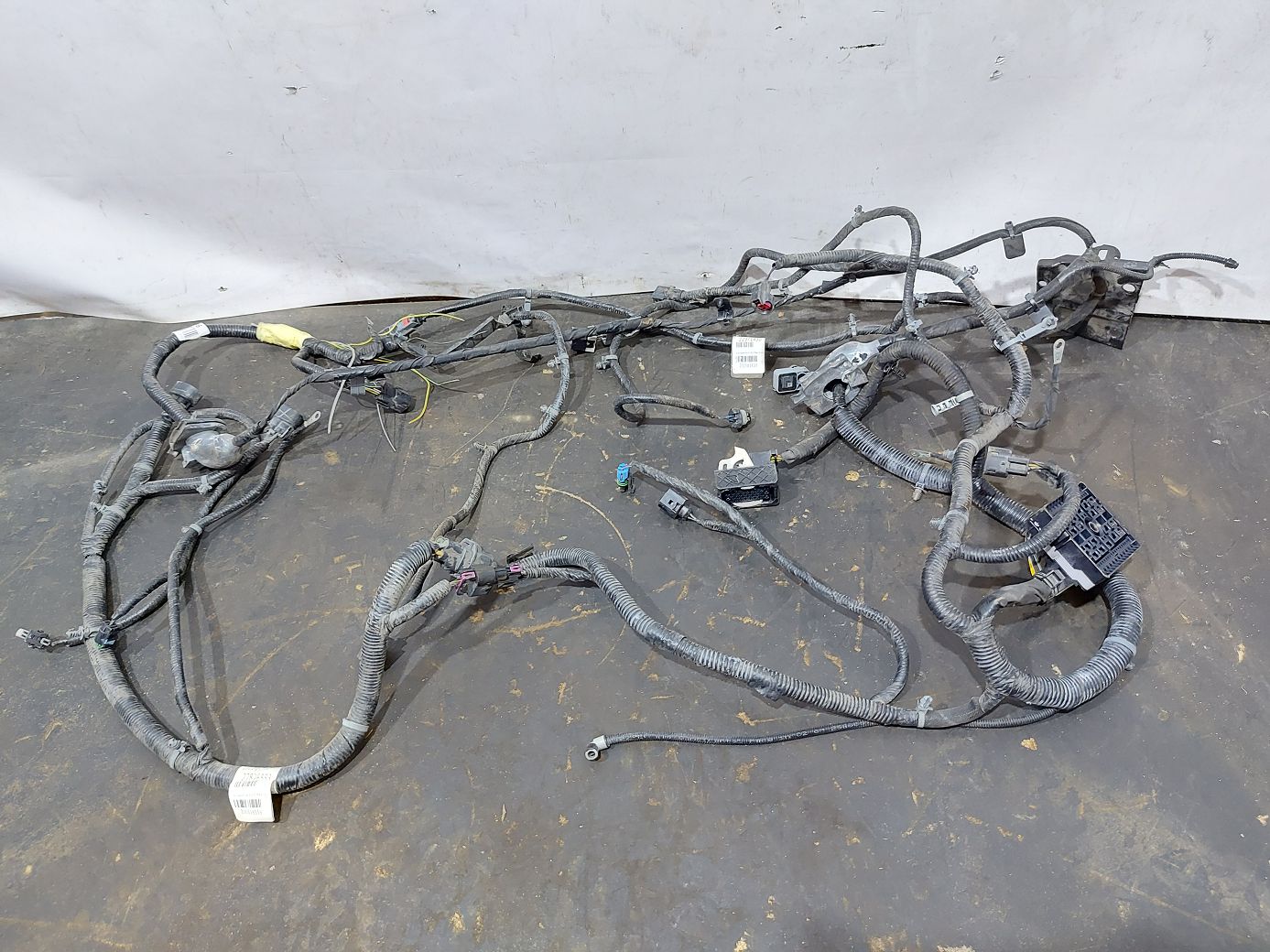 Malibu. Проводка подкапотная Chevrolet Malibu 2013-2015 22826553 Chevrolet Malibu