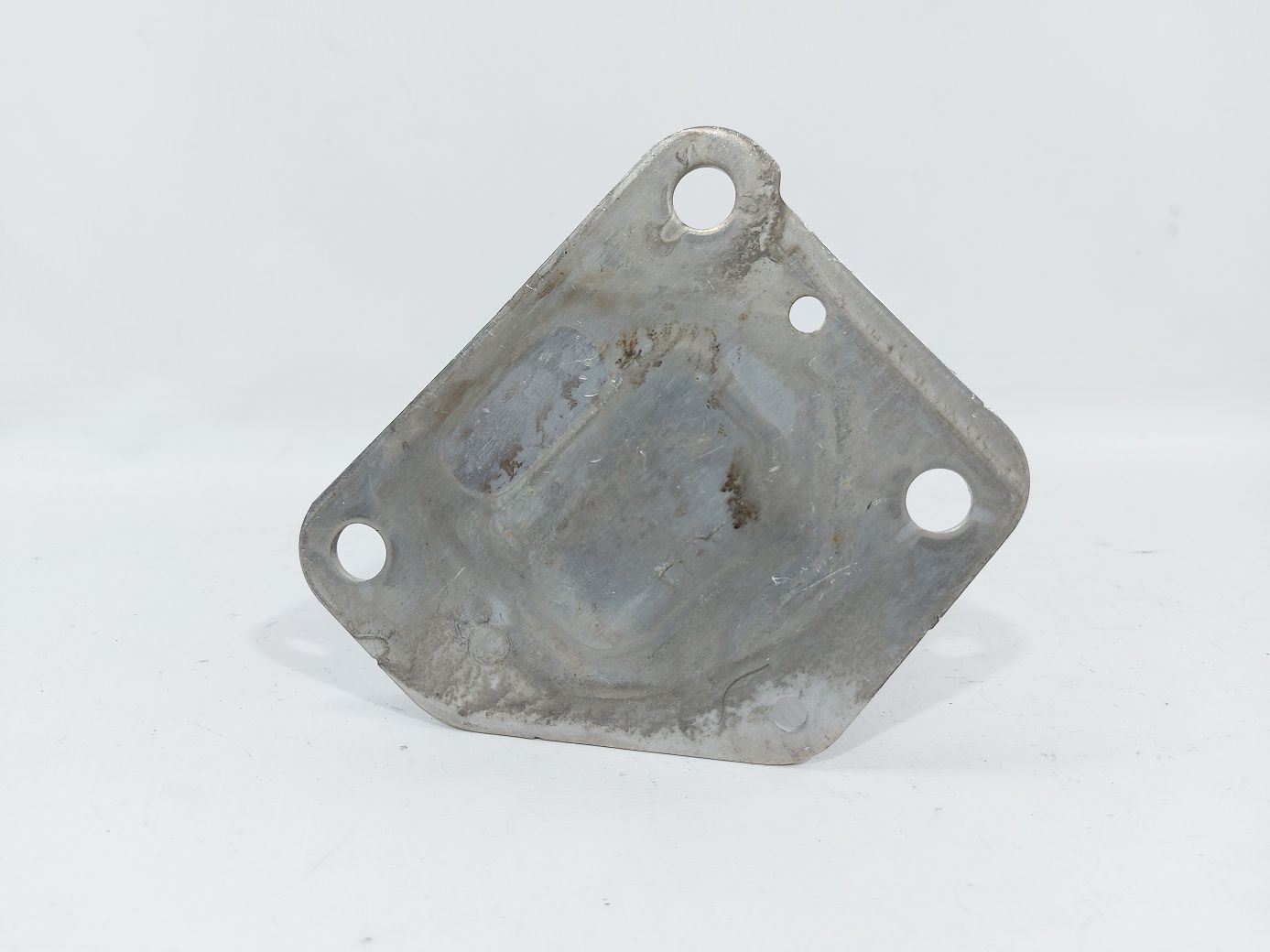 Dart Кронштейн переднього підсилювача лівий Dodge Dart 2014-2016 68187811AB Dodge Dart 2