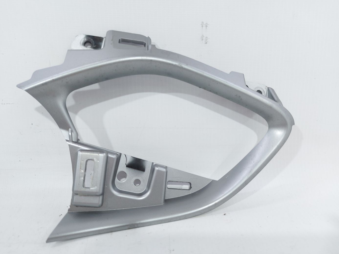 Malibu Накладка воздуховода торпеды левая Chevrolet Malibu 2016-2021 23475776 Chevrolet Malibu 2