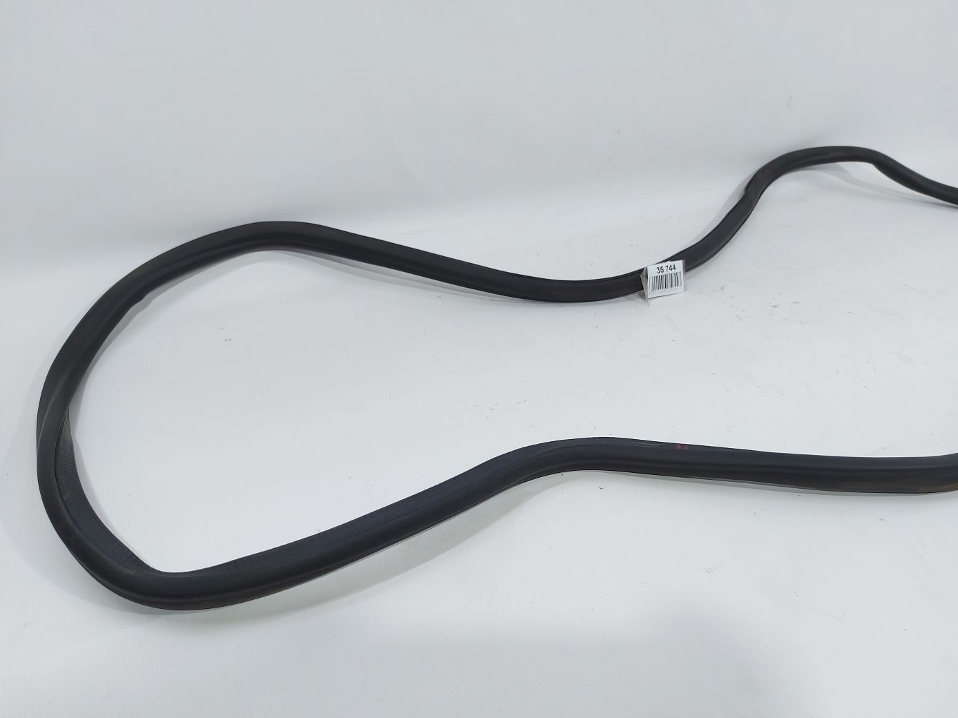 Trax Уплотнительная резинка проёма двери задней левой/правой Chevrolet Trax 2015-2021 94550170 Chevrolet Trax 3 Trax Уплотнительная резинка проёма двери задней левой/правой Chevrolet Trax 2015-2021 94550170 Chevrolet Trax 3