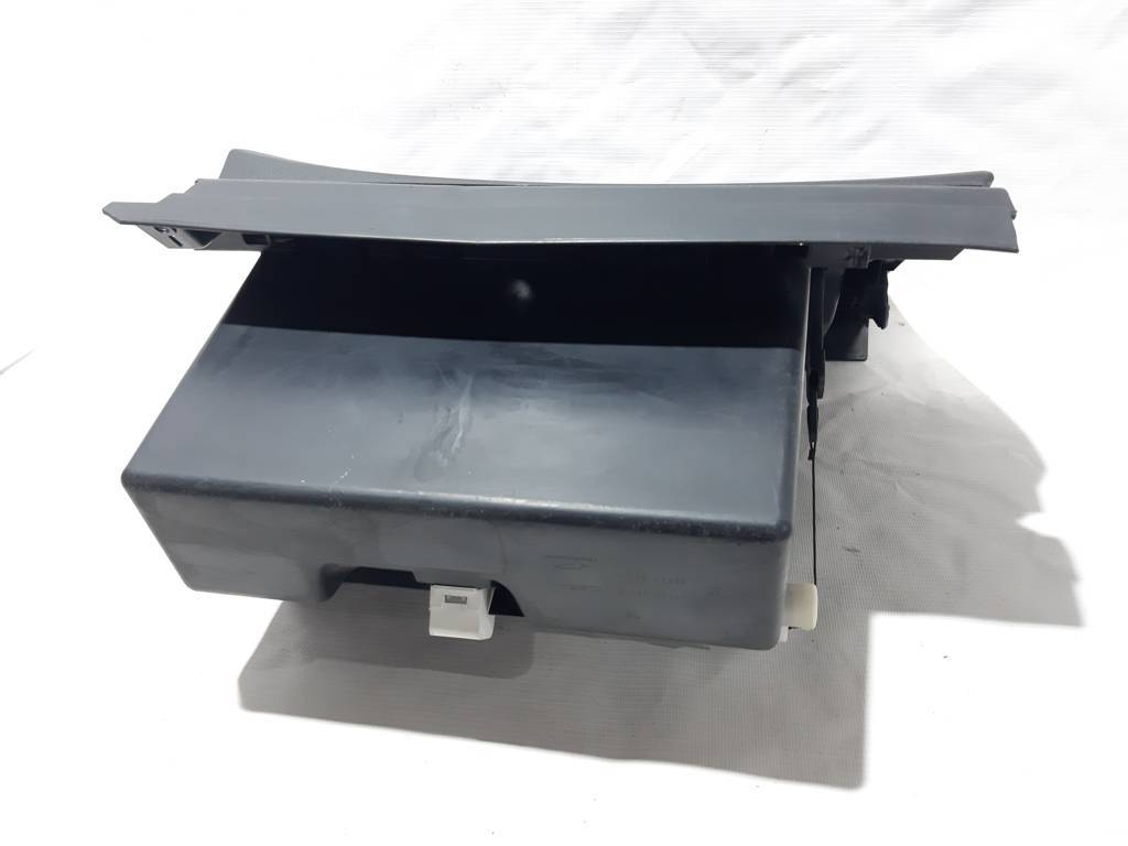 Sentra Бардачок Nissan Sentra 2013-2019 685103SA0A Nissan Sentra 3