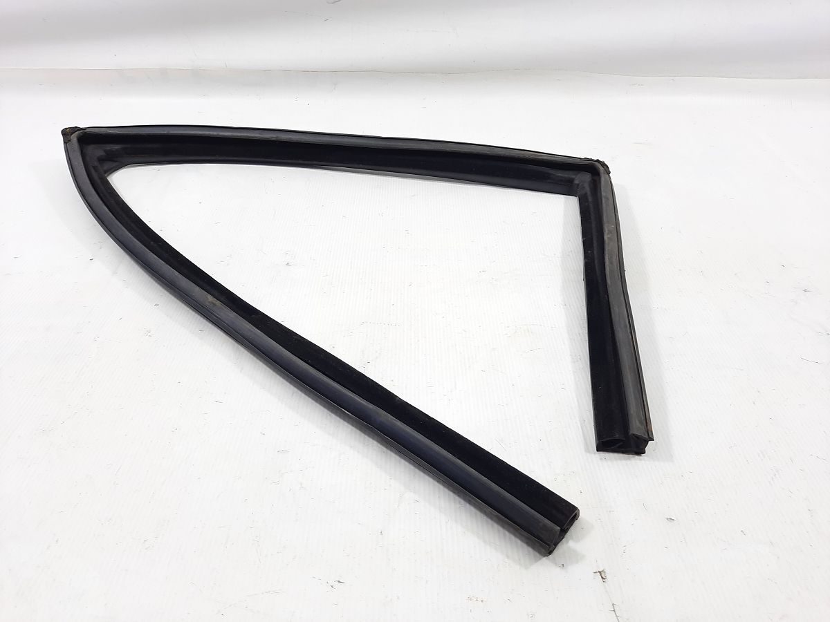 Avenger. Направляющая резинка стекла двери задней левой Dodge Avenger 2011-2014 5074019AI Dodge Avenger