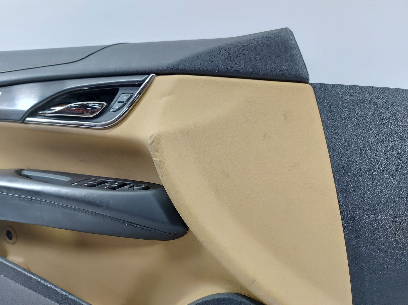 Ats Карта дверей передньої лівої (чорн-беж) Cadillac ATS 2013-2014 22995685 Cadillac ATS 2