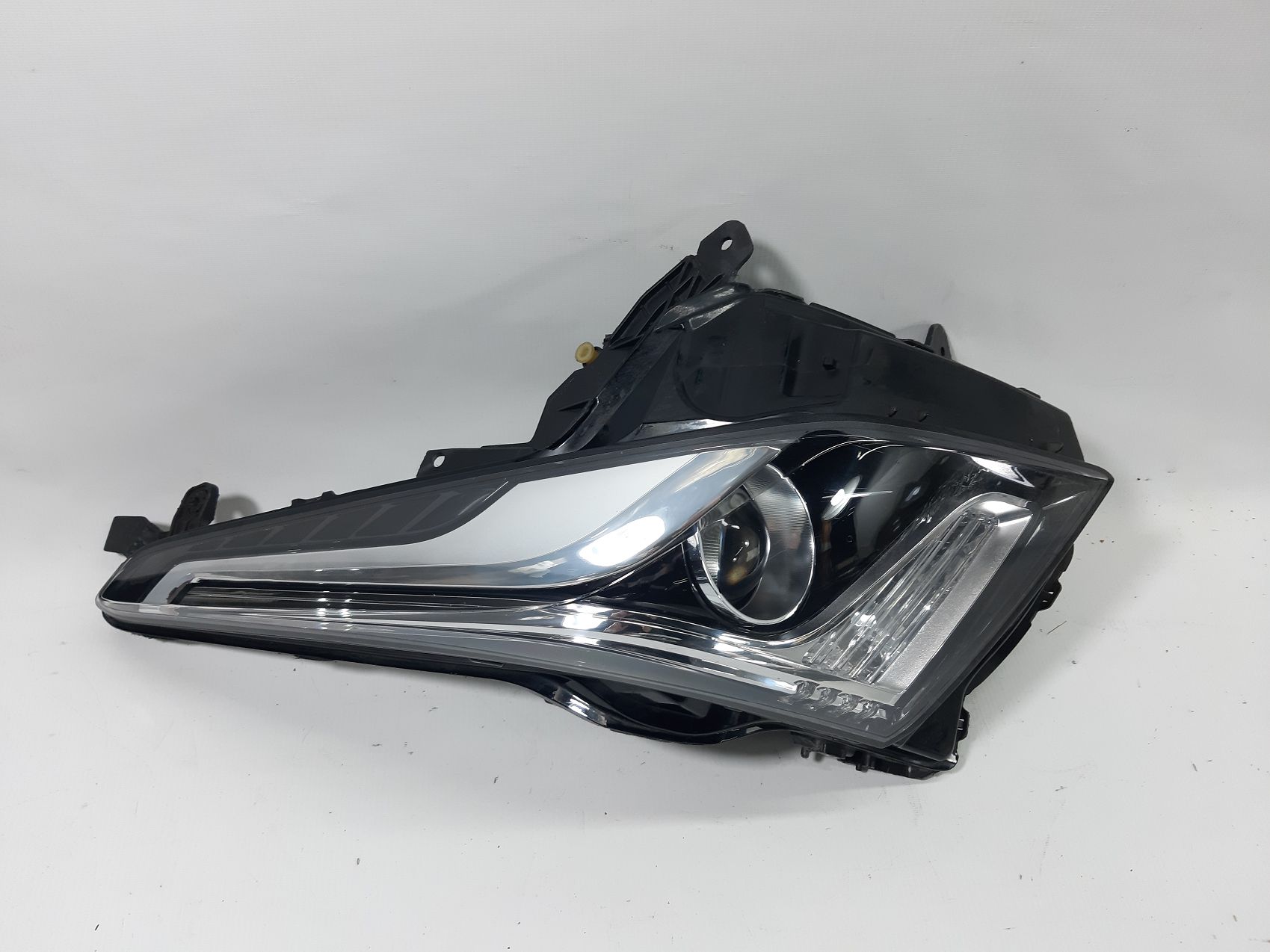 Фари головного світла Фара передня ліва Cadillac ATS 2015-2019 23236355 Cadillac ATS 5