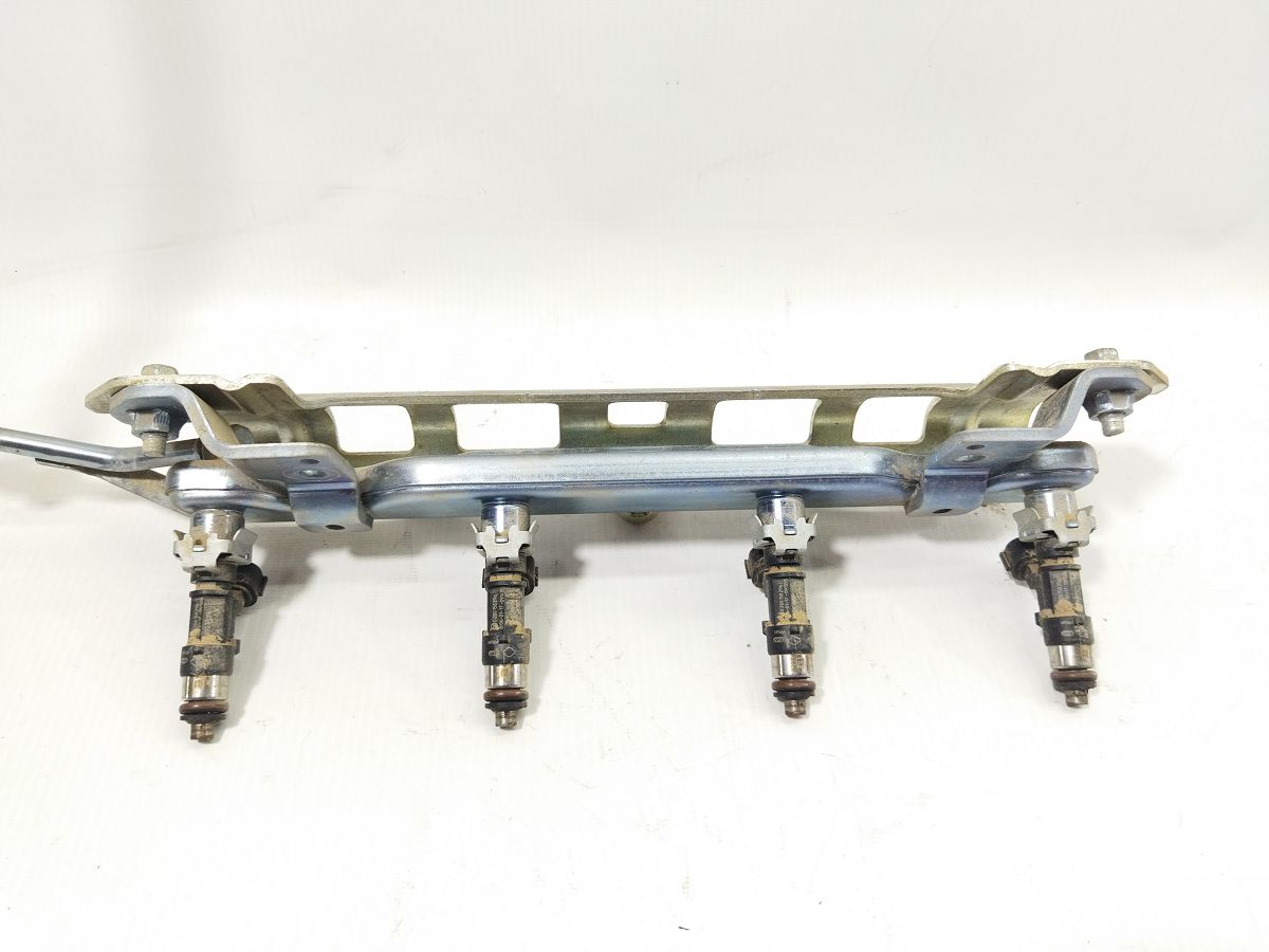 Sentra Паливна рейка з форсунками Nissan Sentra 2013-2019 175203RC2A Nissan Sentra 2