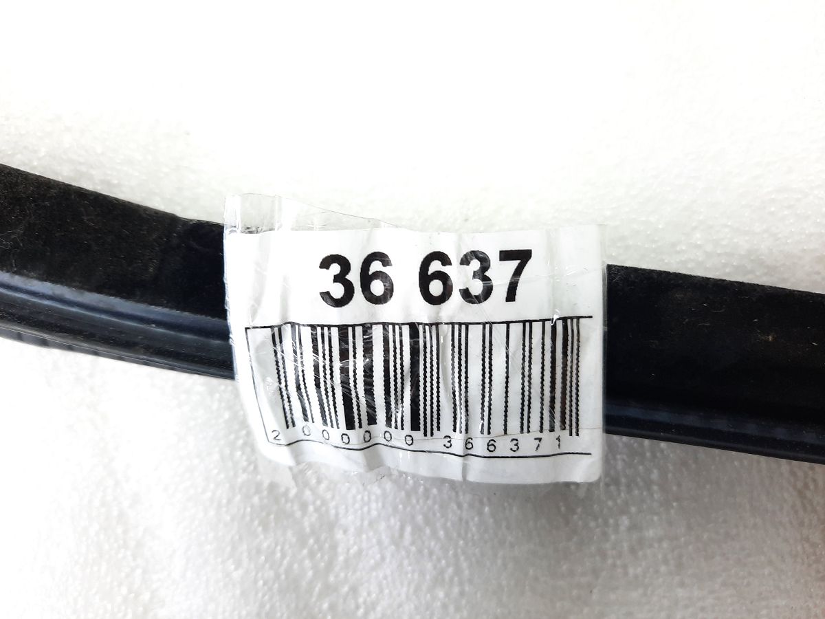 500 Уплотнительная резинка стекла двери передней левой внутренняя Fiat 500 2012-2019 68084878AC Fiat 500 3