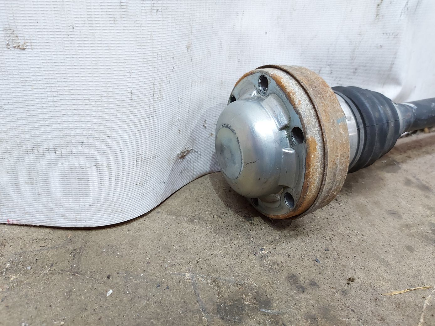 Ats Напіввісь задня ліва Cadillac ATS 2013-2019 84309443 Cadillac ATS 4