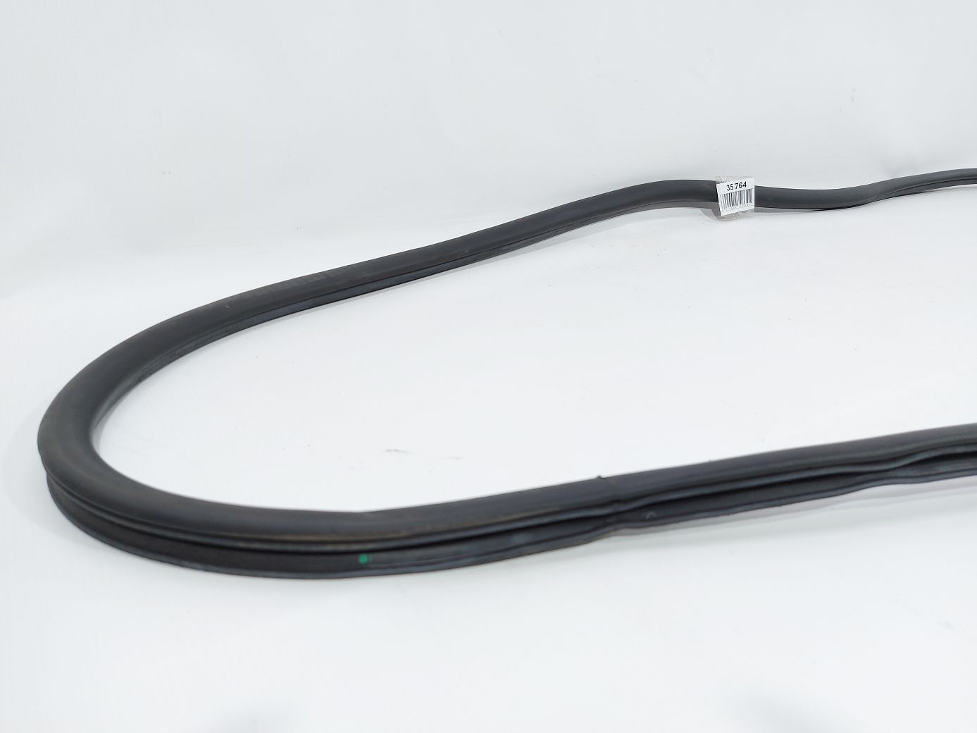 Dart Уплотнительная резинка проёма двери передней левой/правой Dodge Dart 2013-2014 68085076AF Dodge Dart 15