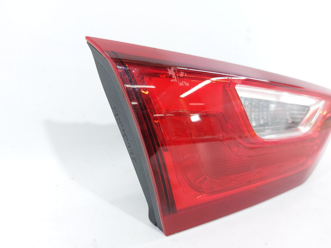 Malibu Фонарь крышки багажника левый Chevrolet Malibu 2016-2021 84130996 Chevrolet Malibu 4