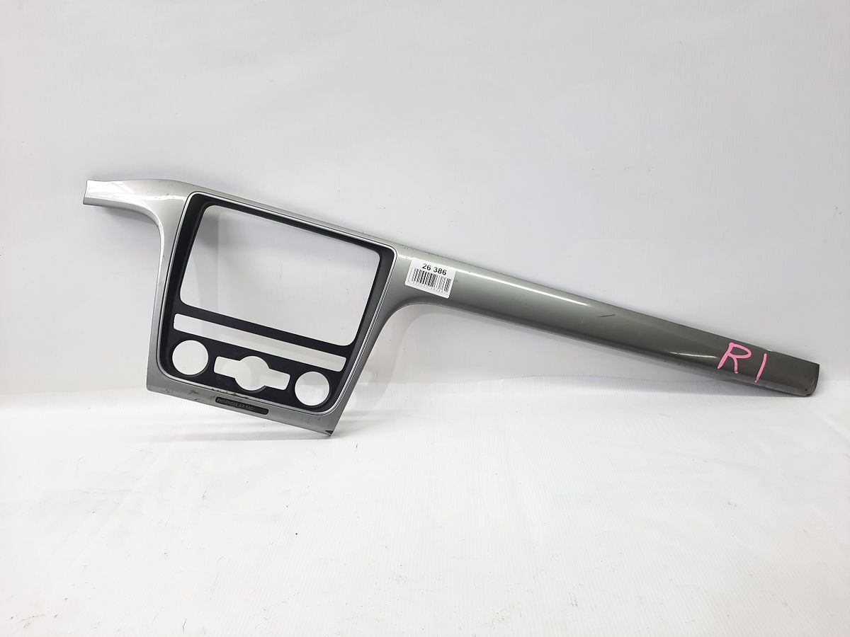 Passat s Накладка торпеди права (декор) Volkswagen Passat S 2014-2015 561857212D Volkswagen Passat S 8