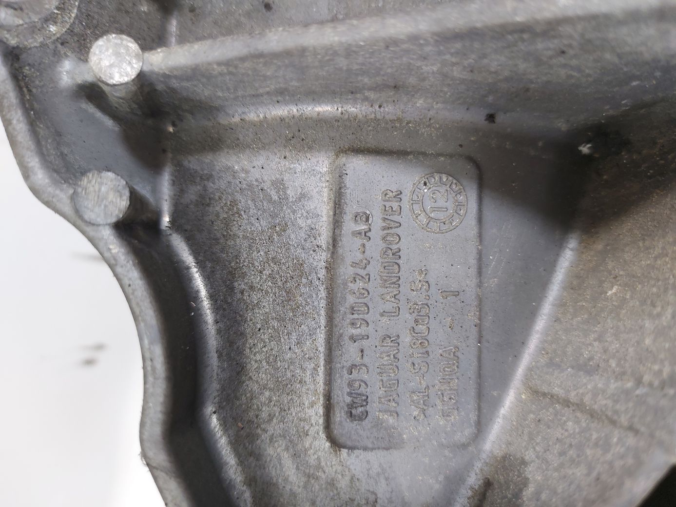 Xf Кронштейн компресора з обвідним роликом Jaguar XF 2013-2015 CW9319D624AB Jaguar XF 3 Xf Кронштейн компресора з обвідним роликом Jaguar XF 2013-2015 CW9319D624AB Jaguar XF 3