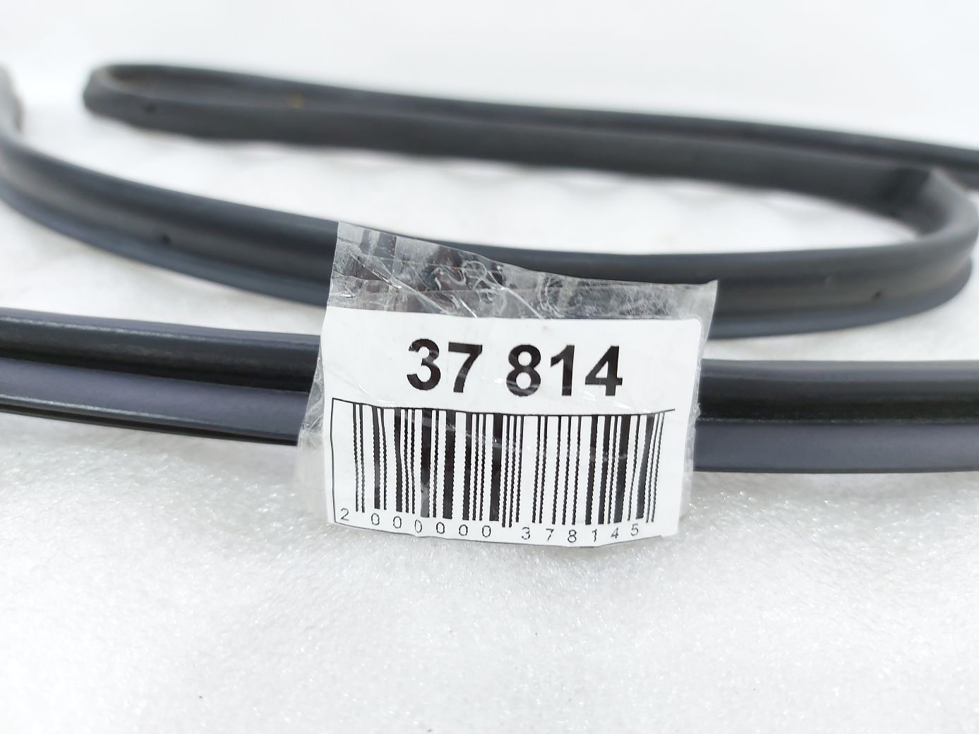 Sonata Ущільнювальна гумка дверей передньої правої Hyundai Sonata 2011-2015 821403S000 Hyundai Sonata 4