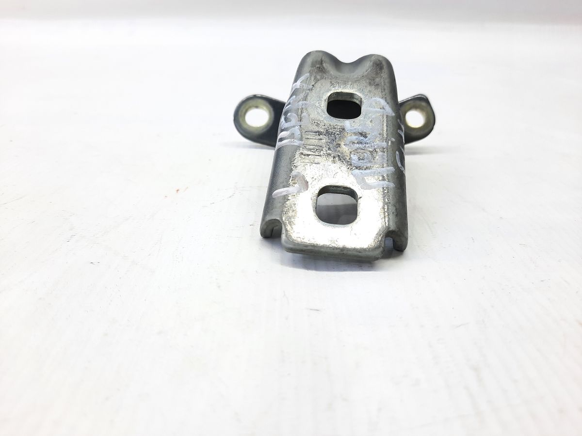 Ats Петля двери передней правой/левой верх/низ Cadillac ATS 2005-2021 13501712 Cadillac ATS 3