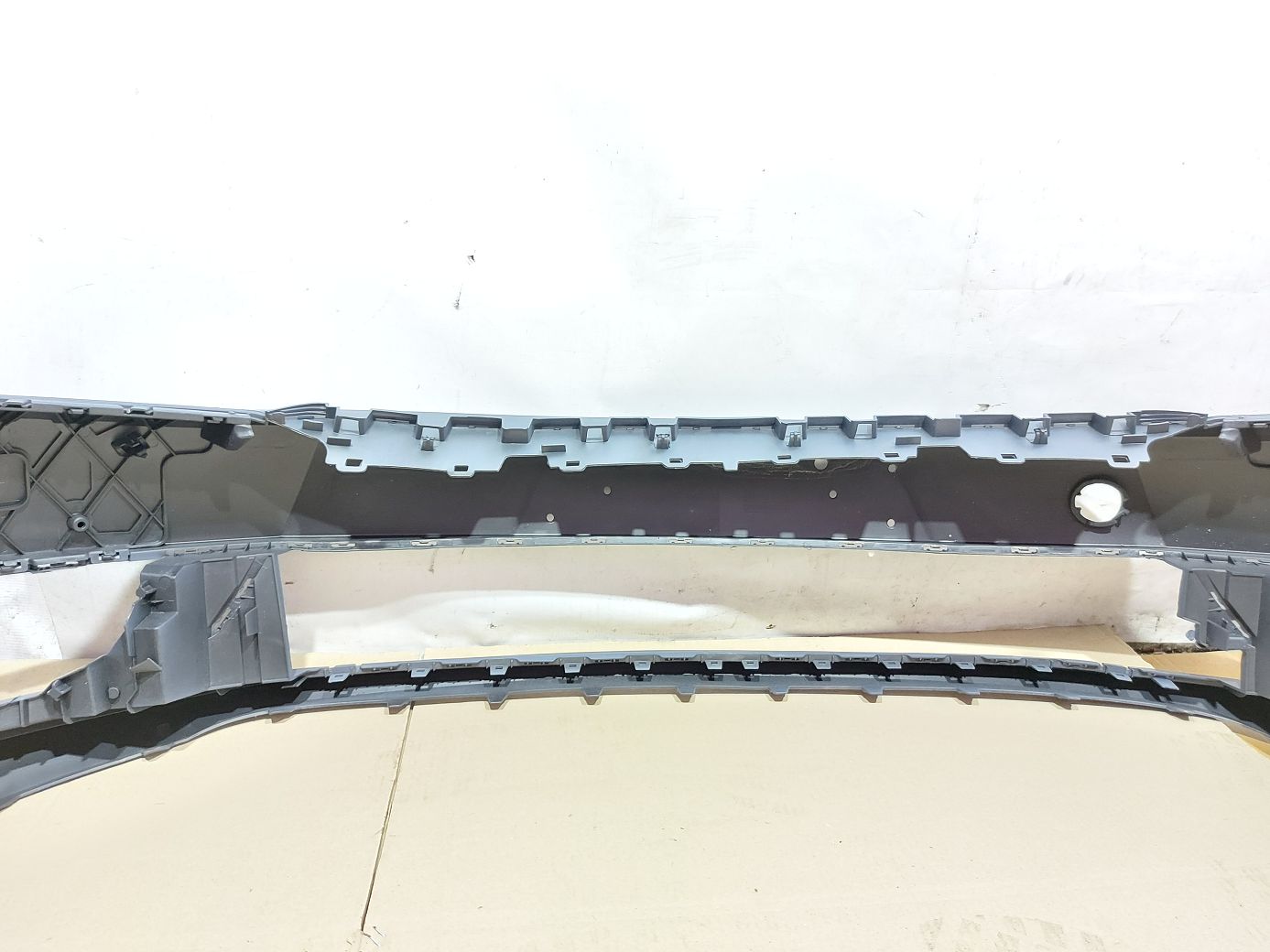 Товары с дефектами Бампер передний (вмятина, сломан угол) Volkswagen Passat CC 2012-2017 3C8807221F Volkswagen Passat CC 11