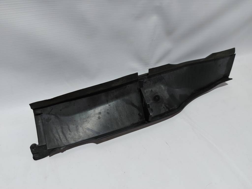 328i xdrive Накладка під лобове скло права BMW 328i xDrive 2006-2015 64316925974 BMW 328i xDrive 5
