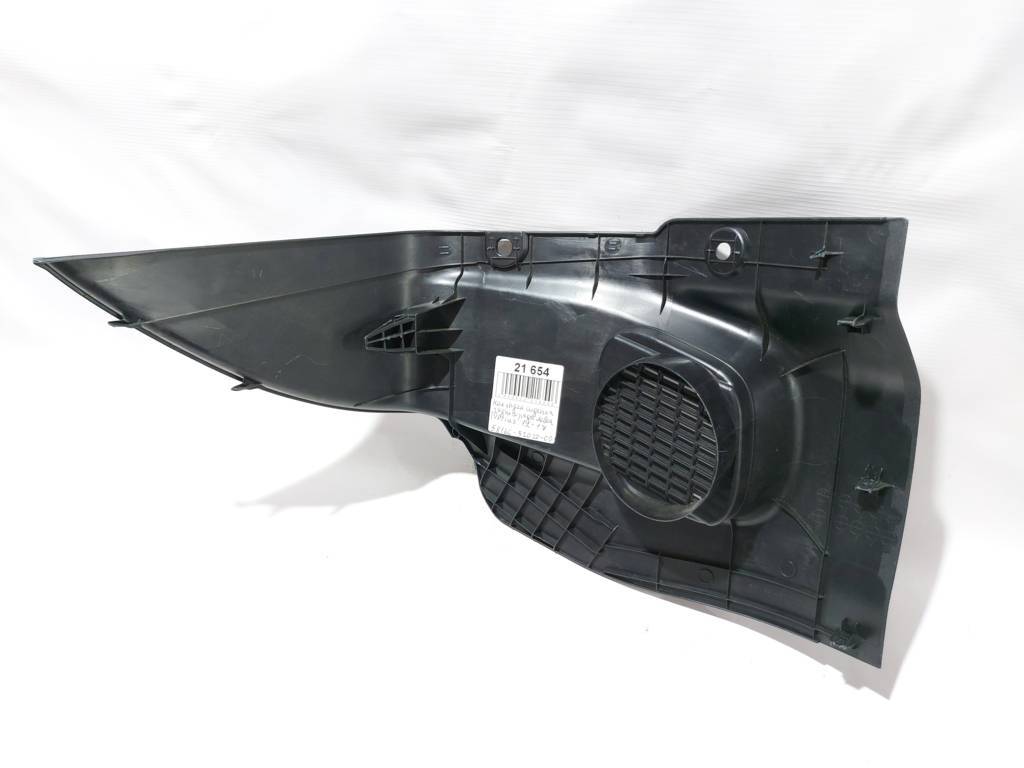 Prius c Накладка сиденья заднего ряда левая Toyota Prius C 2012-2017 5816652020C0 Toyota Prius C 3