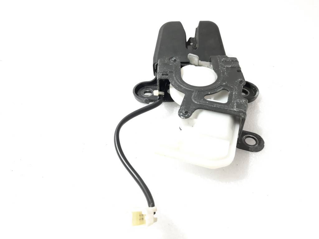 Insight Замок крышки багажника Honda Insight 2010-2014 74801TM8J03 Honda Insight 10