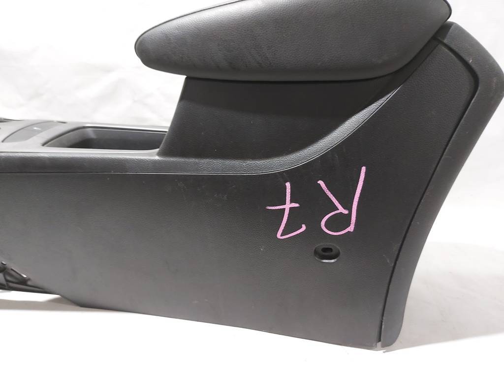 Cruze Консоль центральна Chevrolet Cruze 2016-2017 84037808 Chevrolet Cruze 13 Cruze Консоль центральна Chevrolet Cruze 2016-2017 84037808 Chevrolet Cruze 13