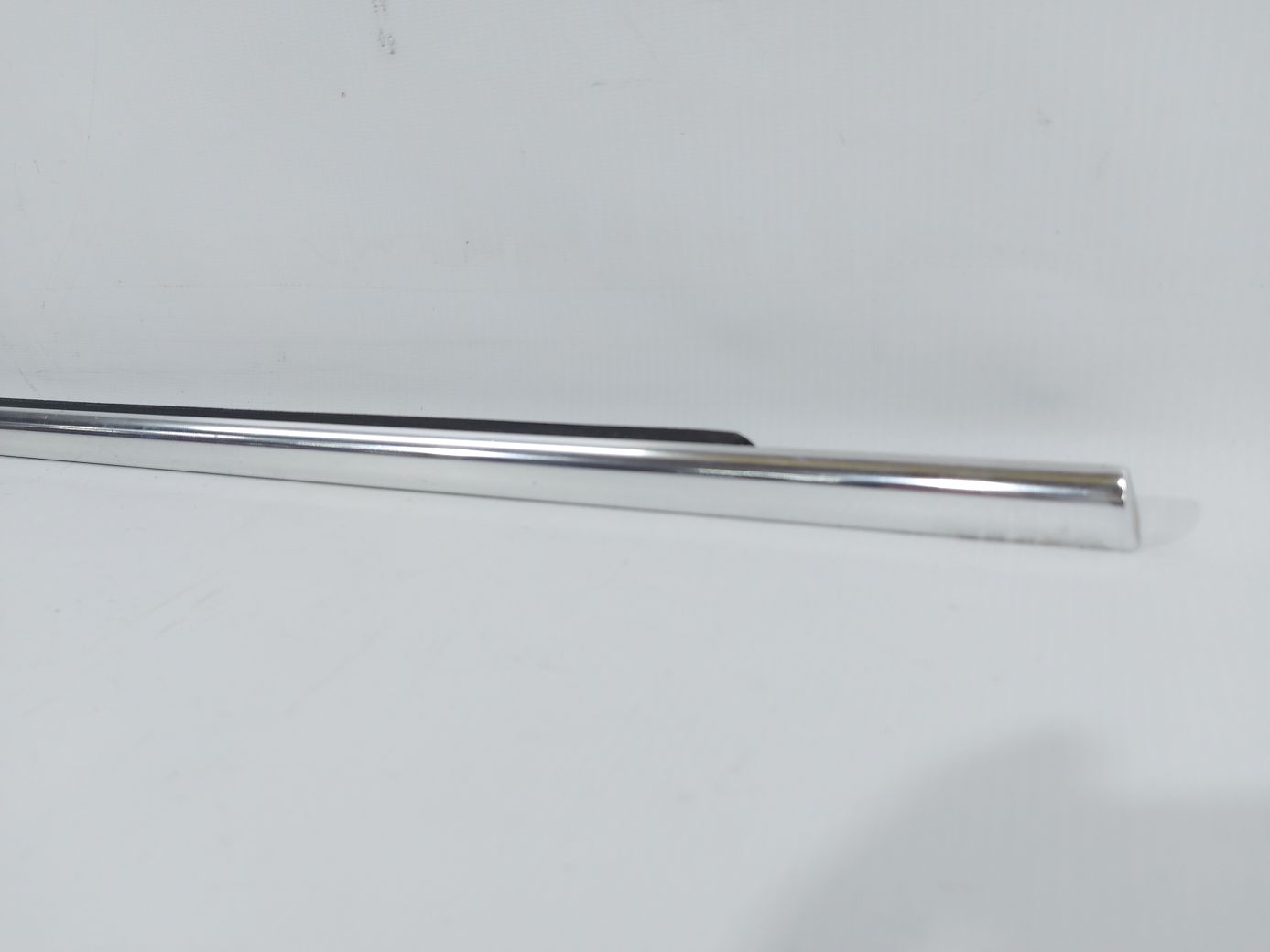 Regal Ущільнювальна гумка скла двері задньої правої зовнішня Buick Regal 2013-2017 22834355 Buick Regal 2