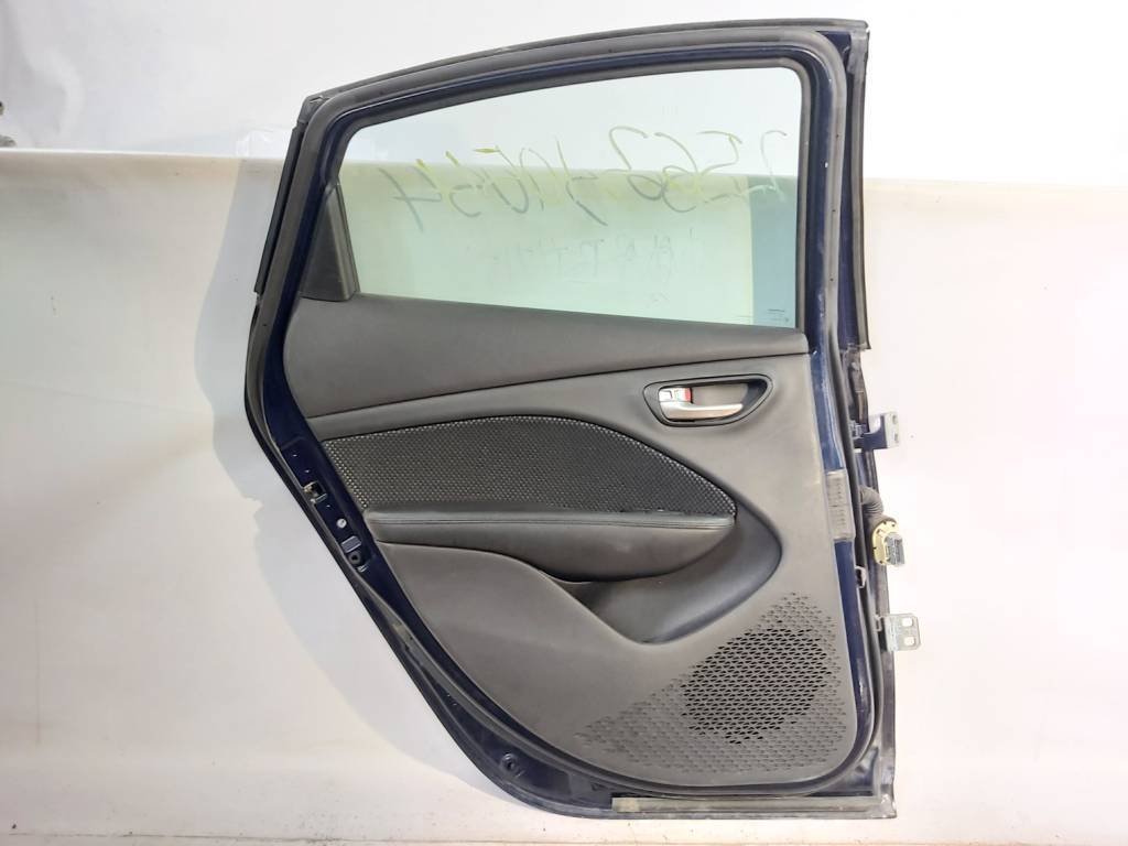 Dart Двері задні ліві Dodge Dart 2013-2019 68158727AD Dodge Dart 62
