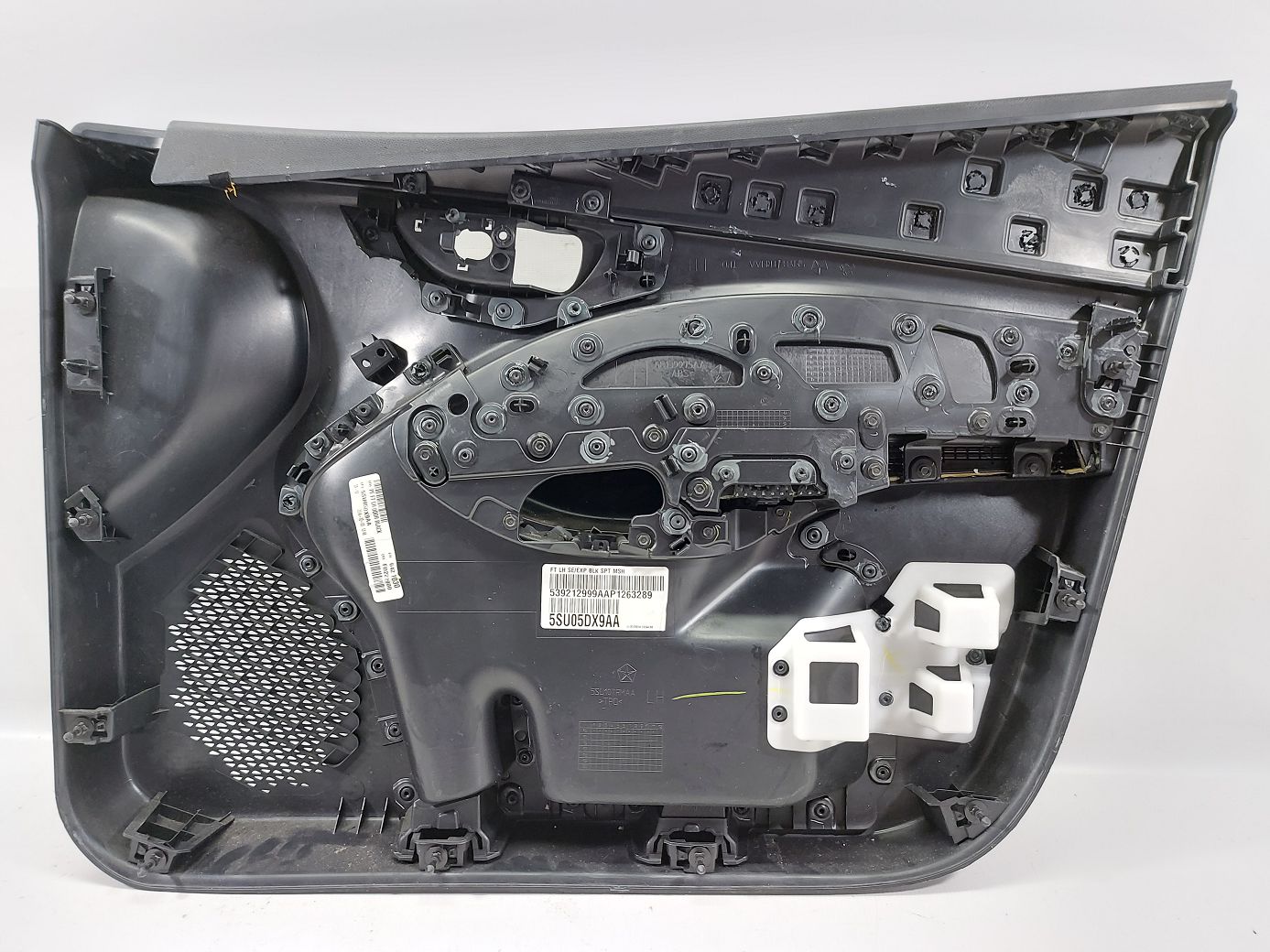 Dart Карта дверей передньої лівої (чорна, шкіра) Dodge Dart 2015 5SU05DX9AB Dodge Dart 3