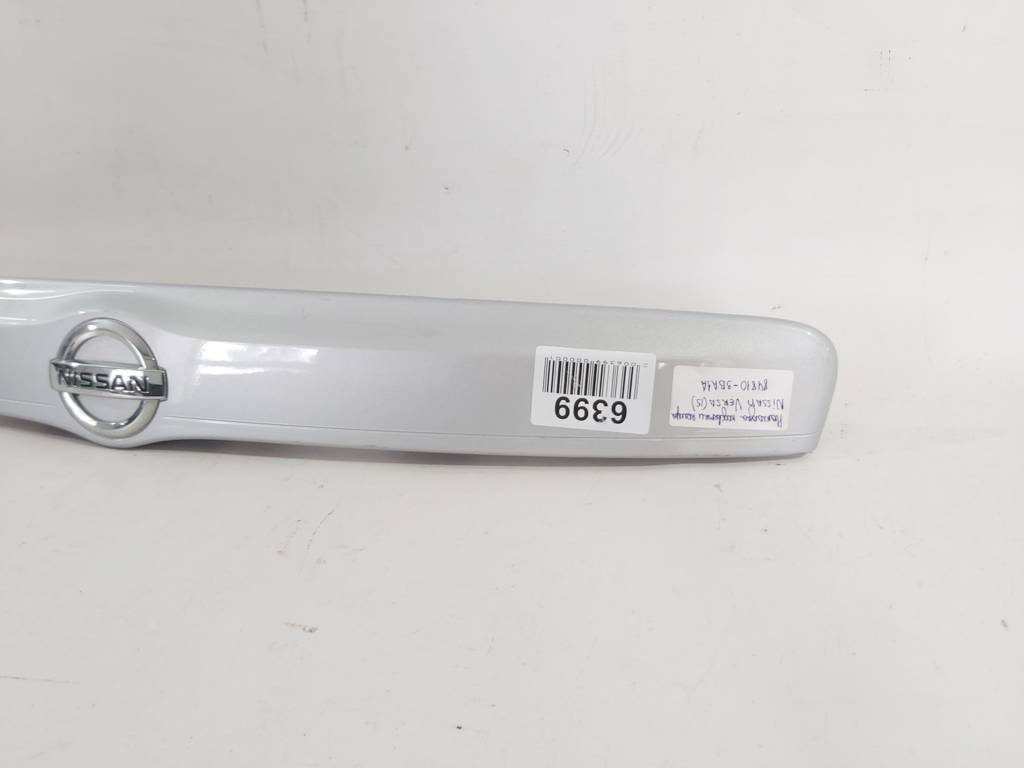 Versa Накладка подсветки номера Nissan Versa 2015 848103BA1A Nissan Versa 3