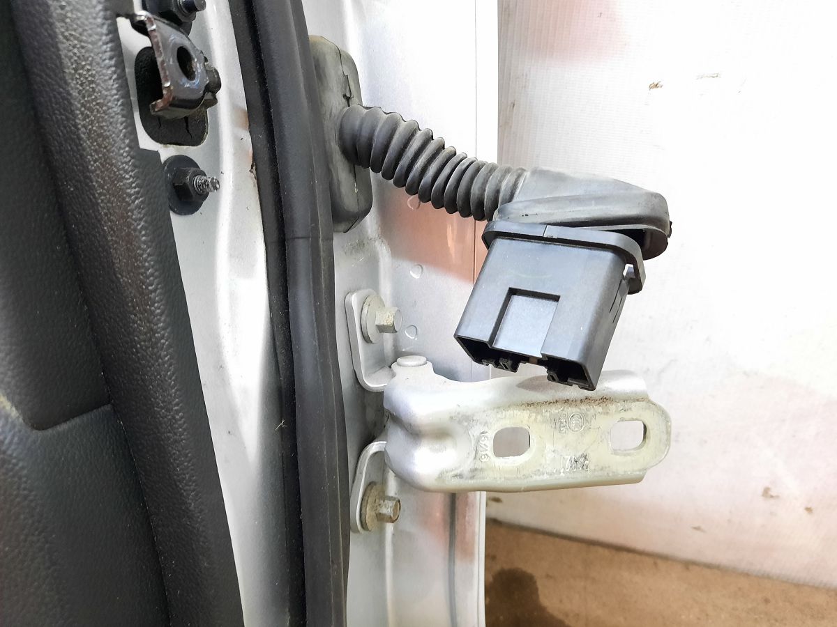 Ats Двері задні ліві в зборі Cadillac ATS 2013-2018 84007419 Cadillac ATS 6