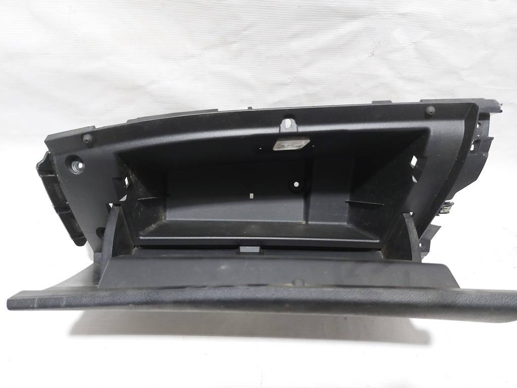 Cruze Бардачок Chevrolet Cruze 2016-2019 84122176 Chevrolet Cruze 2
