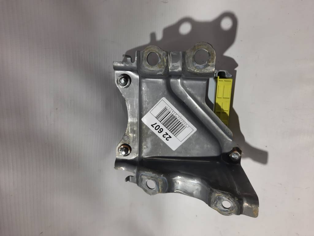 Sienna. Air Bag блок Toyota Sienna 2015-2016 8917008140 Toyota SIENNA