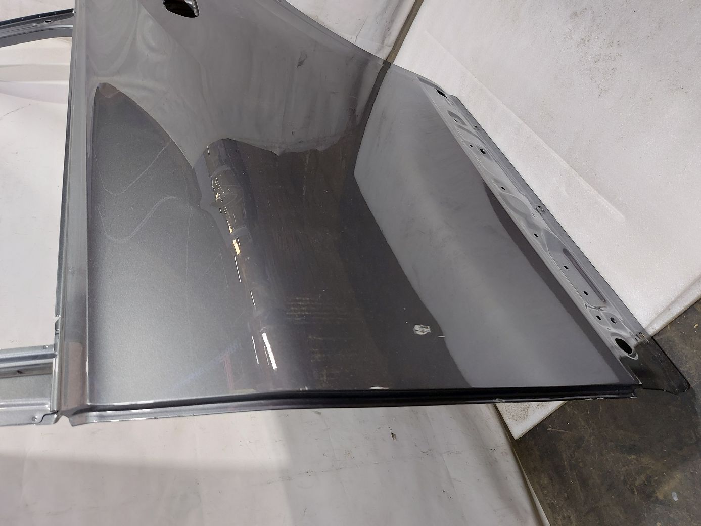 Двери Дверь задняя левая (темно-серая) Volkswagen 12D833055 Volkswagen ID.6 3 Двери Дверь задняя левая (темно-серая) Volkswagen 12D833055 Volkswagen ID.6 3